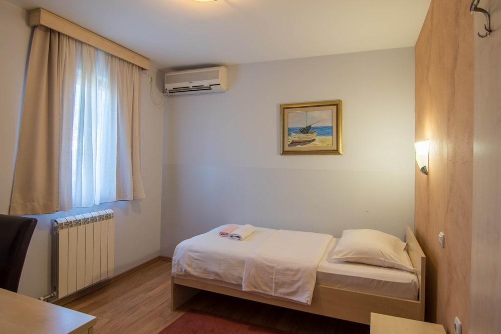 Hotel Ambiente Podgorica Eksteriør billede